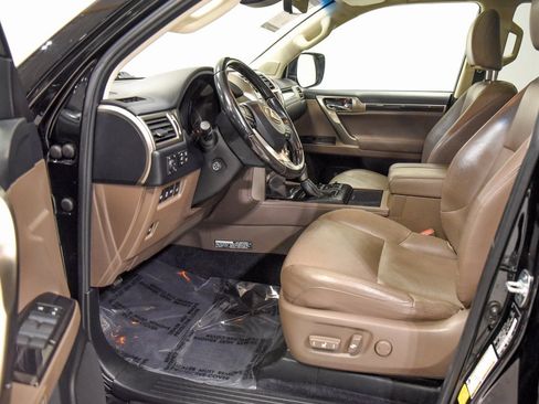 Used 2020 Lexus GX 460 Luxury w/ Luxury Sport Package image 3