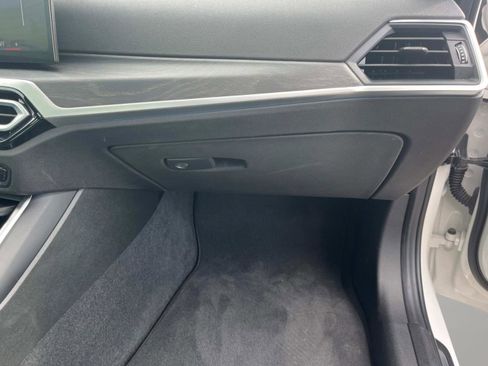 Used 2024 BMW 330e xDrive 330e xDrive Plug-In Hybrid AWD image 21