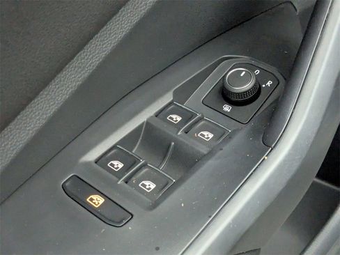 Used 2025 Volkswagen Jetta S image 15