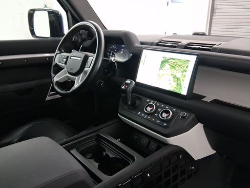 Used 2022 Land Rover Defender 110 X-Dynamic SE AWD/4WD image 34