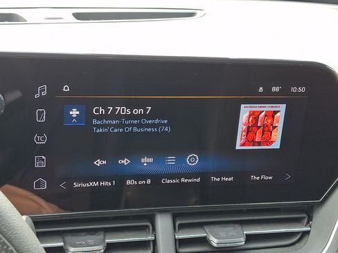 Used 2025 Chevrolet Trax LT FWD image 29