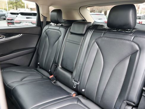 Certified 2023 Lincoln Nautilus Reserve AWD/4WD image 40