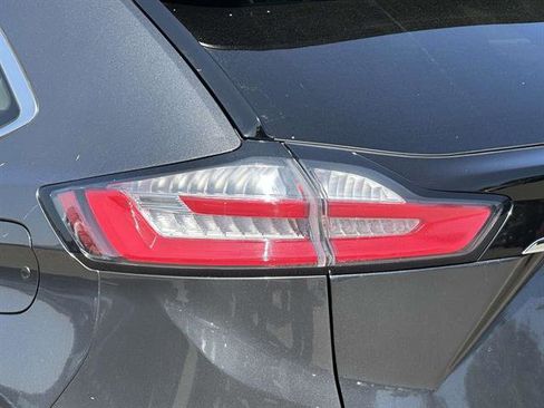 Used 2020 Ford Edge SEL w/ Convenience Package image 9