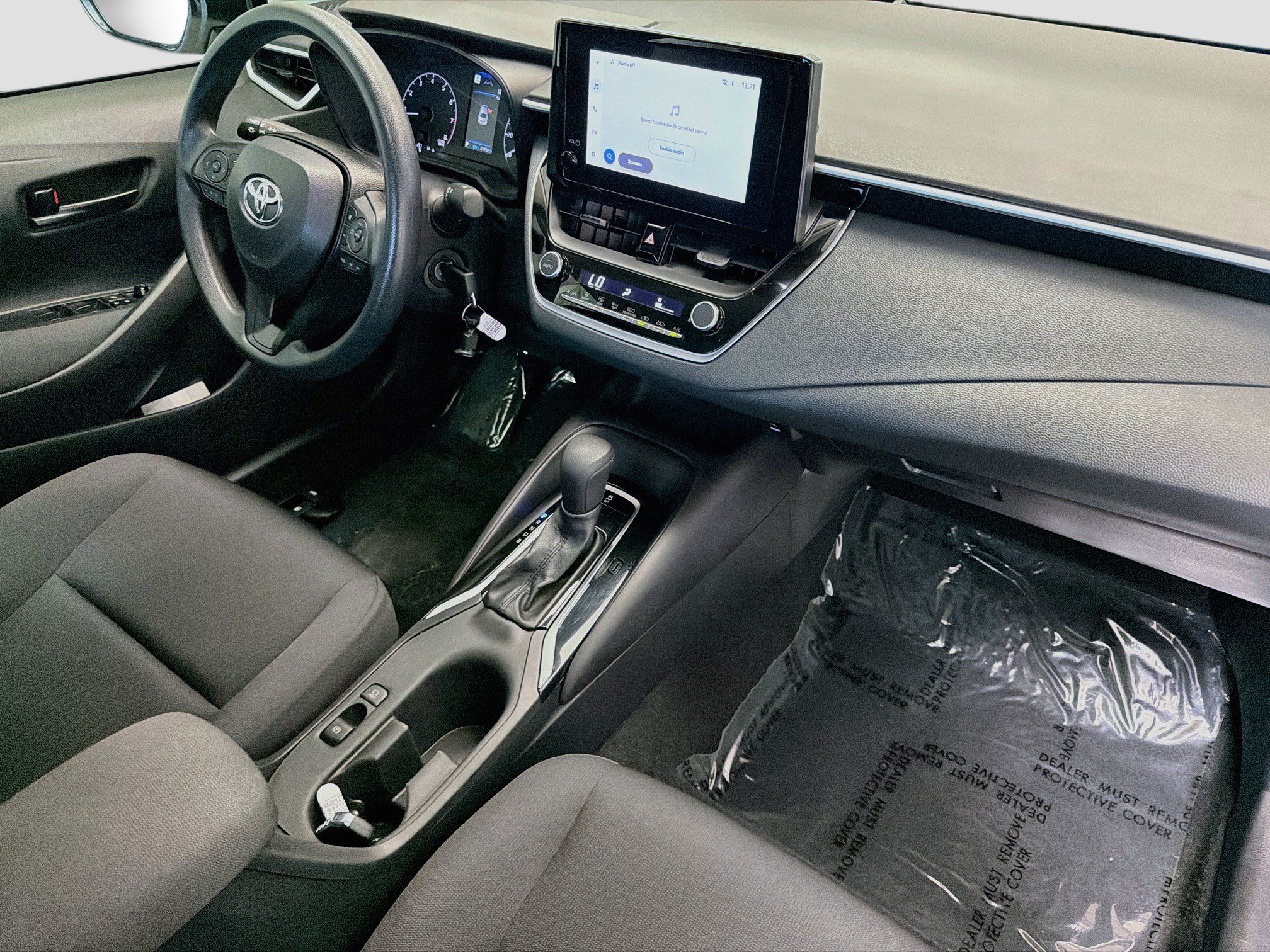 Used 2025 Toyota Corolla LE FWD image 12