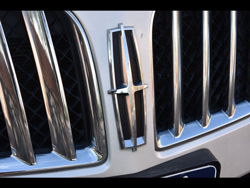 Used 2013 Lincoln MKX AWD image 45