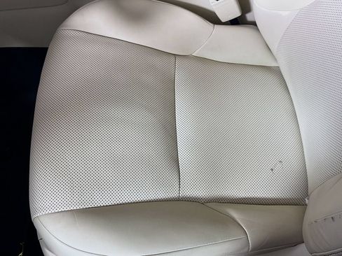 Used 2023 Lexus GX 460 Premium w/ Accessory Package AWD/4WD image 18