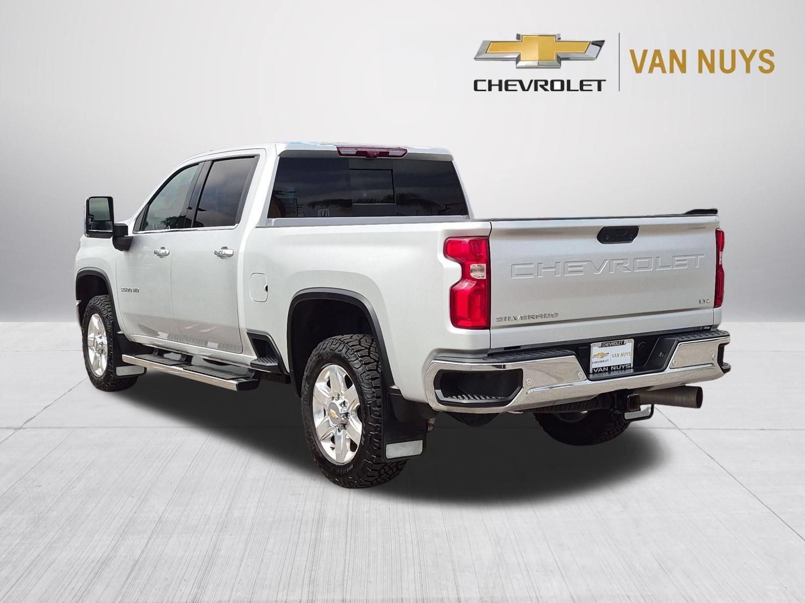 Used 2023 Chevrolet Silverado 3500 LTZ w/ LTZ Plus Package AWD/4WD image 7