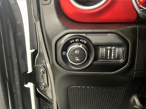 Used 2021 Jeep Gladiator Rubicon w/ Trailer Tow Package image 17