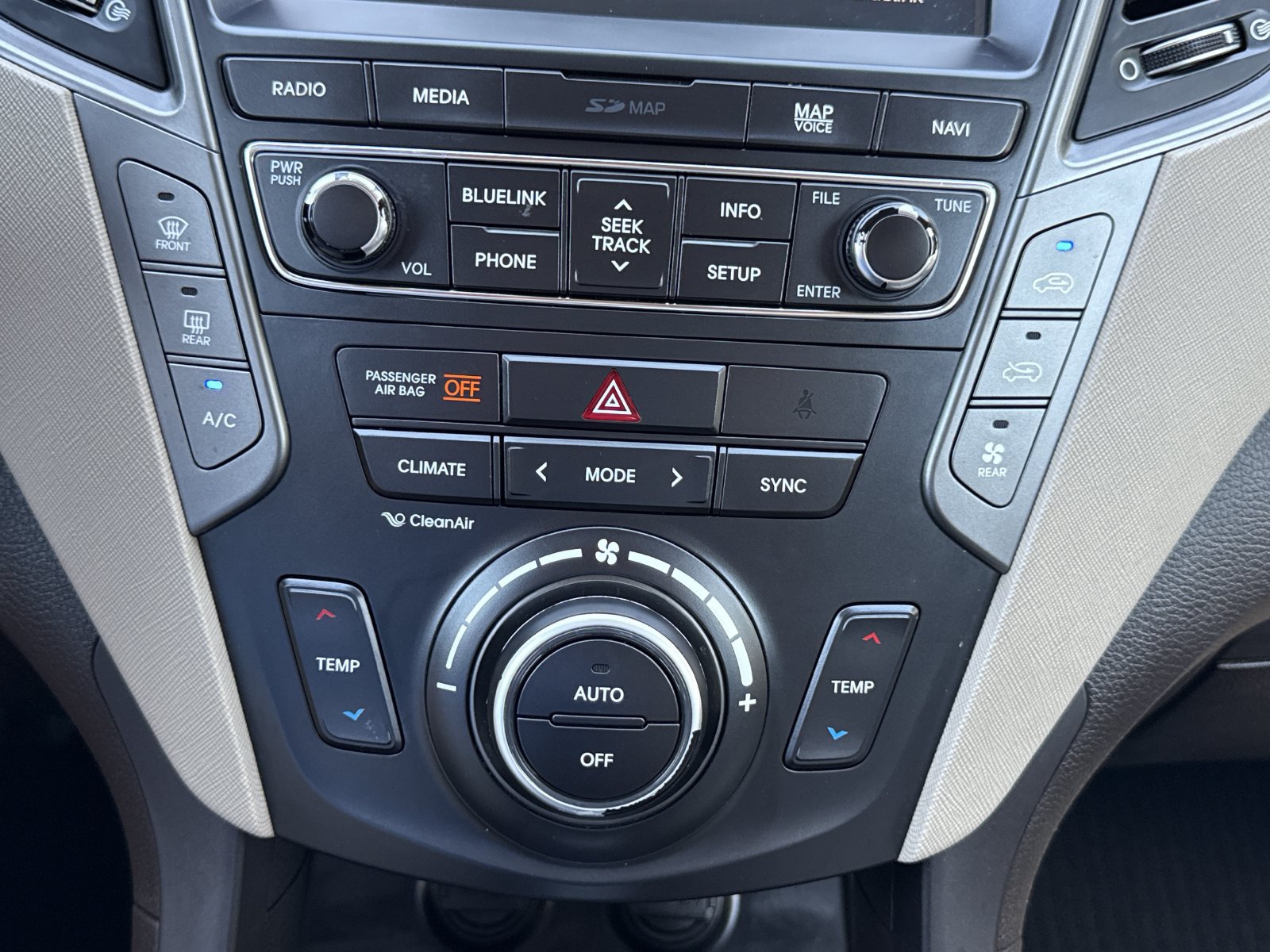 Used 2018 Hyundai Santa Fe Limited FWD image 31