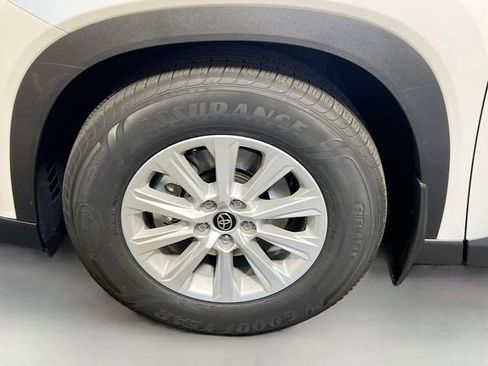 New 2026 Toyota Grand Highlander XLE FWD image 11