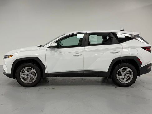 Certified 2023 Hyundai Tucson SE image 2