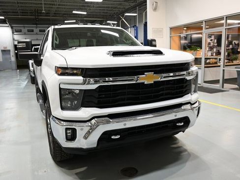 New 2026 Chevrolet Silverado 2500 LT image 3