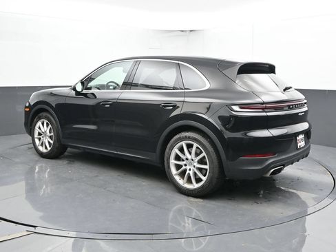 Used 2024 Porsche Cayenne AWD/4WD image 10