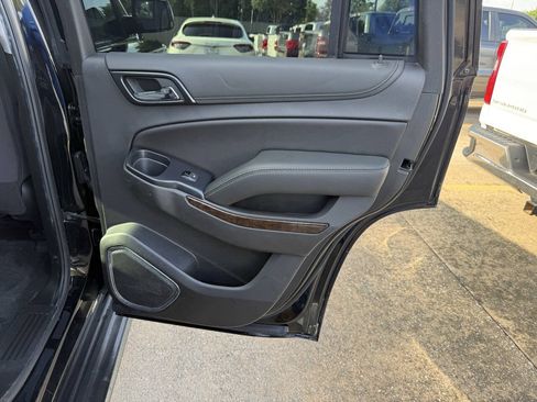 Used 2020 Chevrolet Tahoe 2WD w/ Remote Keyless Entry Package image 16