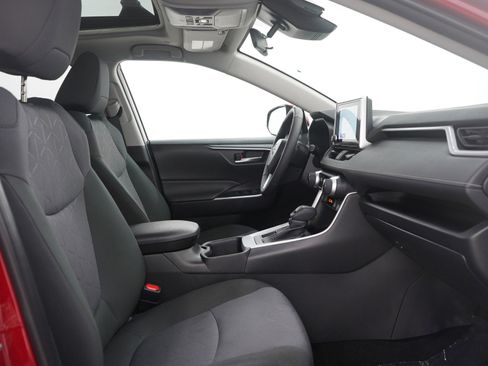 Used 2025 Toyota RAV4 XLE w/ Convenience Package image 13