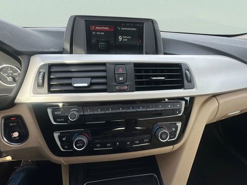 Used 2018 BMW 320i Sedan image 24