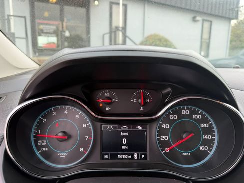 Used 2017 Chevrolet Cruze LT image 18