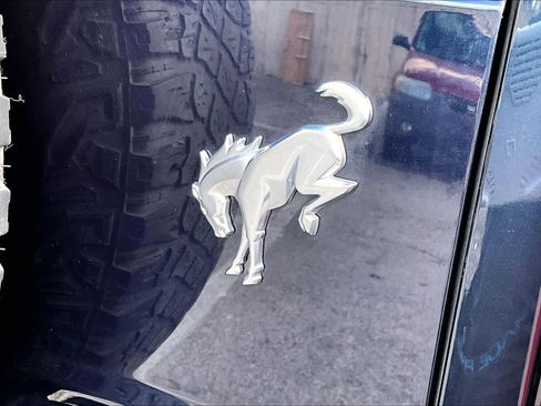 Used 2021 Ford Bronco Badlands image 9