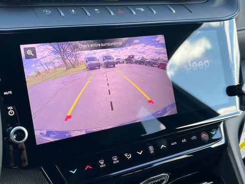 New 2026 Jeep Grand Cherokee Altitude AWD/4WD image 21