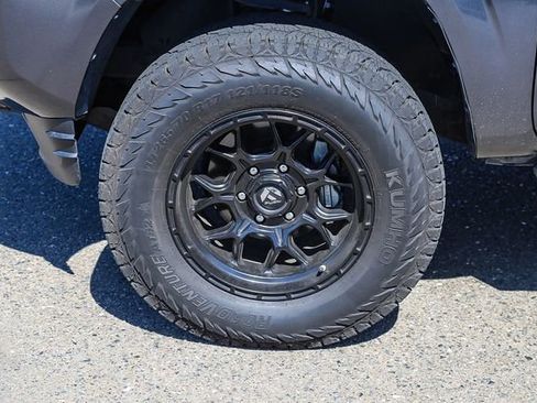 Used 2022 Toyota Tacoma SR AWD/4WD image 11