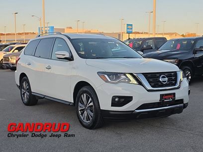 Used 2020 Nissan Pathfinder SV