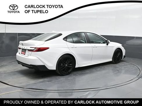 Used 2026 Toyota Camry SE FWD image 3