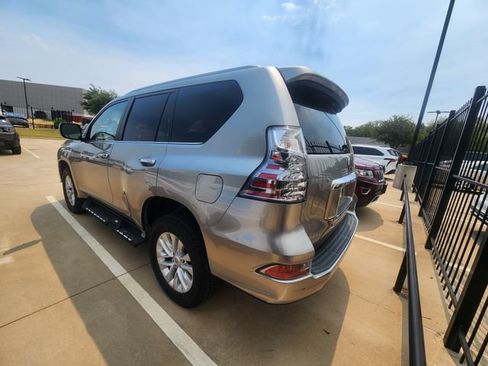 Used 2021 Lexus GX 460 Premium w/ Premium Package AWD/4WD image 3
