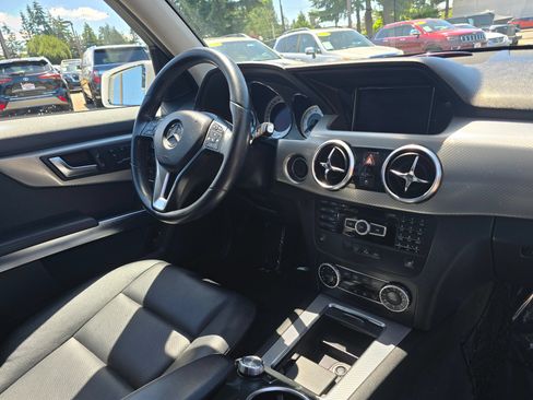 Used 2013 Mercedes-Benz GLK 350 4MATIC image 10