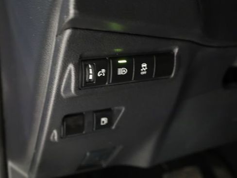 Used 2024 Toyota Corolla Cross SE image 14