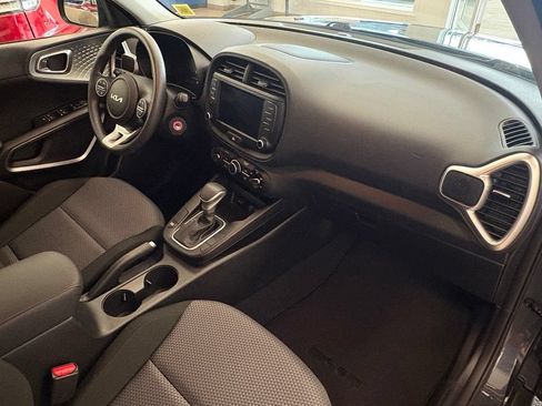 Used 2023 Kia Soul LX FWD image 32