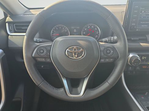 Used 2022 Toyota RAV4 XLE w/ XLE Grade Weather Package FWD image 10