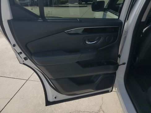 Used 2023 Honda Pilot Touring image 13