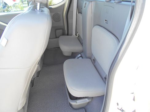Used 2019 Nissan Frontier S RWD image 9