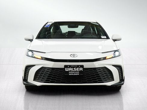 Used 2025 Toyota Camry SE AWD/4WD image 8