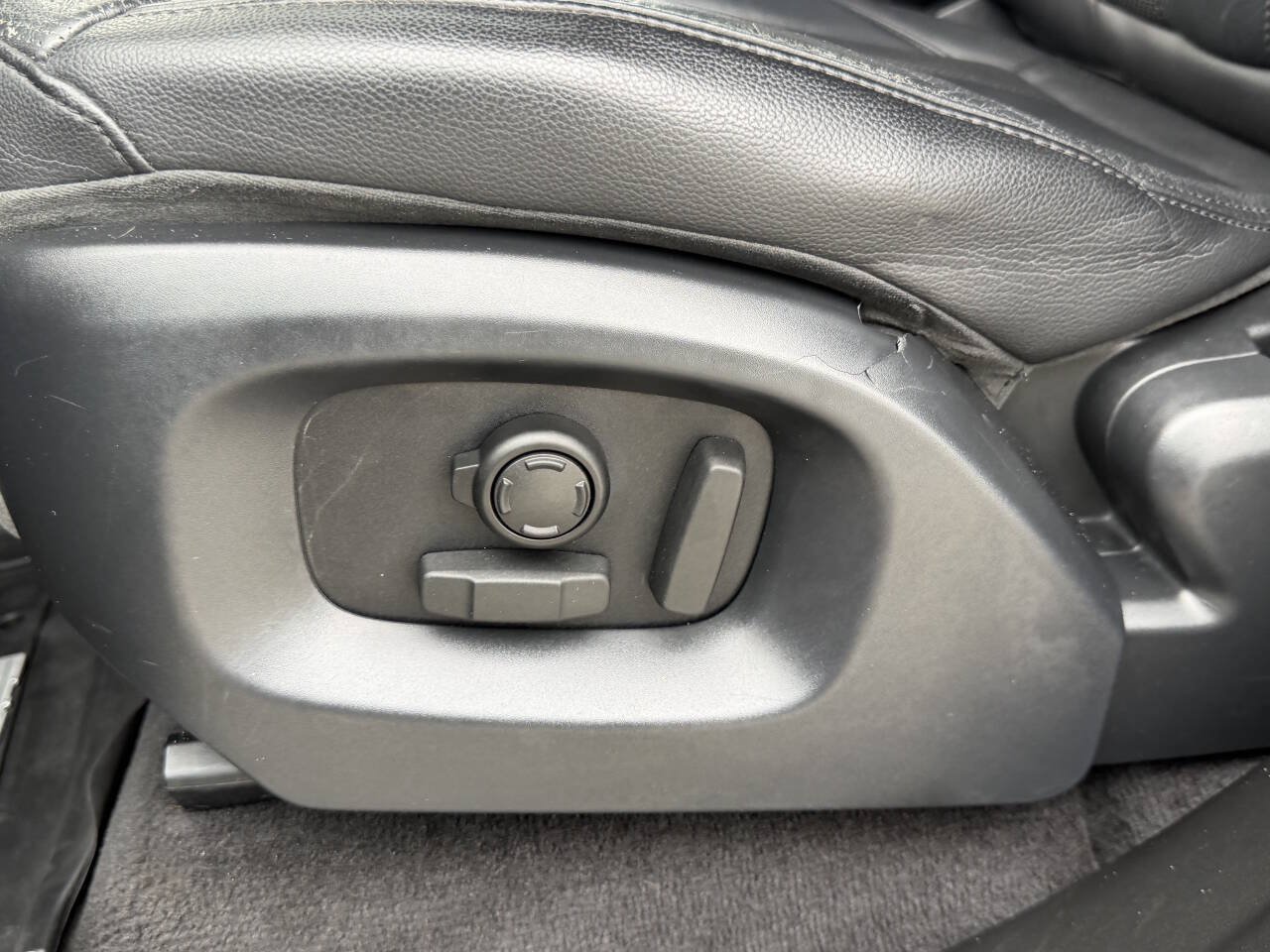 Used 2017 Land Rover Range Rover Sport SE AWD/4WD image 5