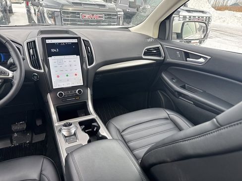 Used 2024 Ford Edge SEL image 13