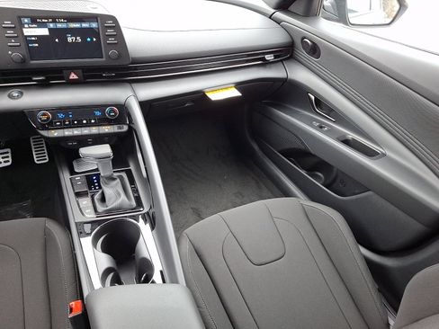 New 2026 Hyundai Elantra SEL Sport Premium image 11