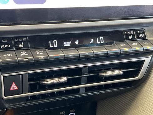 Used 2025 Toyota Camry SE w/ Multimedia Upgrade Package FWD image 21