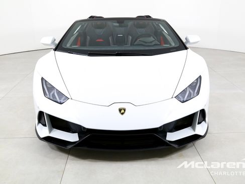Used 2020 Lamborghini Huracan EVO image 5