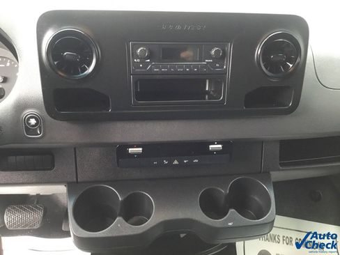 Used 2022 Mercedes-Benz Sprinter 2500 image 38