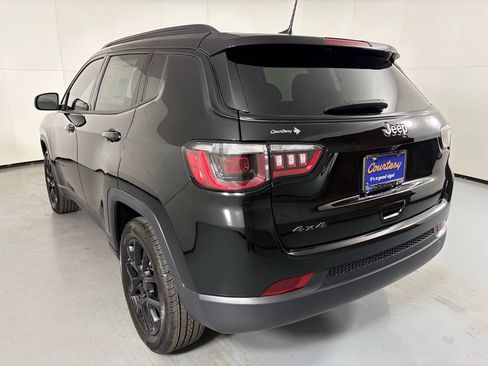New 2026 Jeep Compass Latitude w/ Sun and Sound Group AWD/4WD image 6