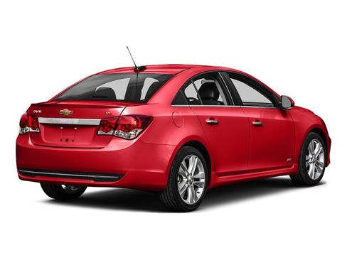 Used 2016 Chevrolet Cruze LT w/ Technology Package FWD image 2