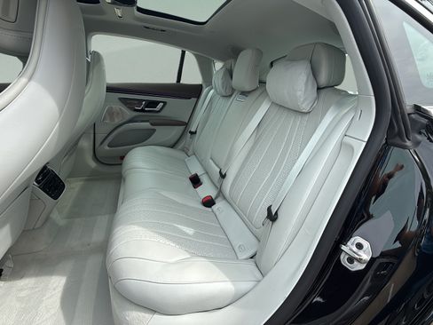 Certified 2023 Mercedes-Benz EQS 580 4MATIC Sedan image 25