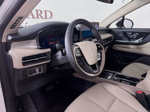 New 2026 Lincoln Corsair Premiere image 9