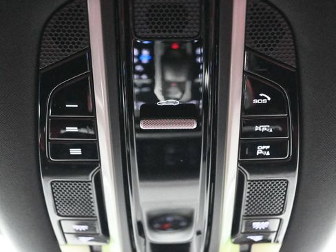 Certified 2023 Porsche Cayenne Platinum Edition AWD/4WD image 25