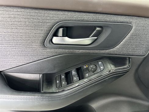 Used 2023 Nissan Rogue SV image 20