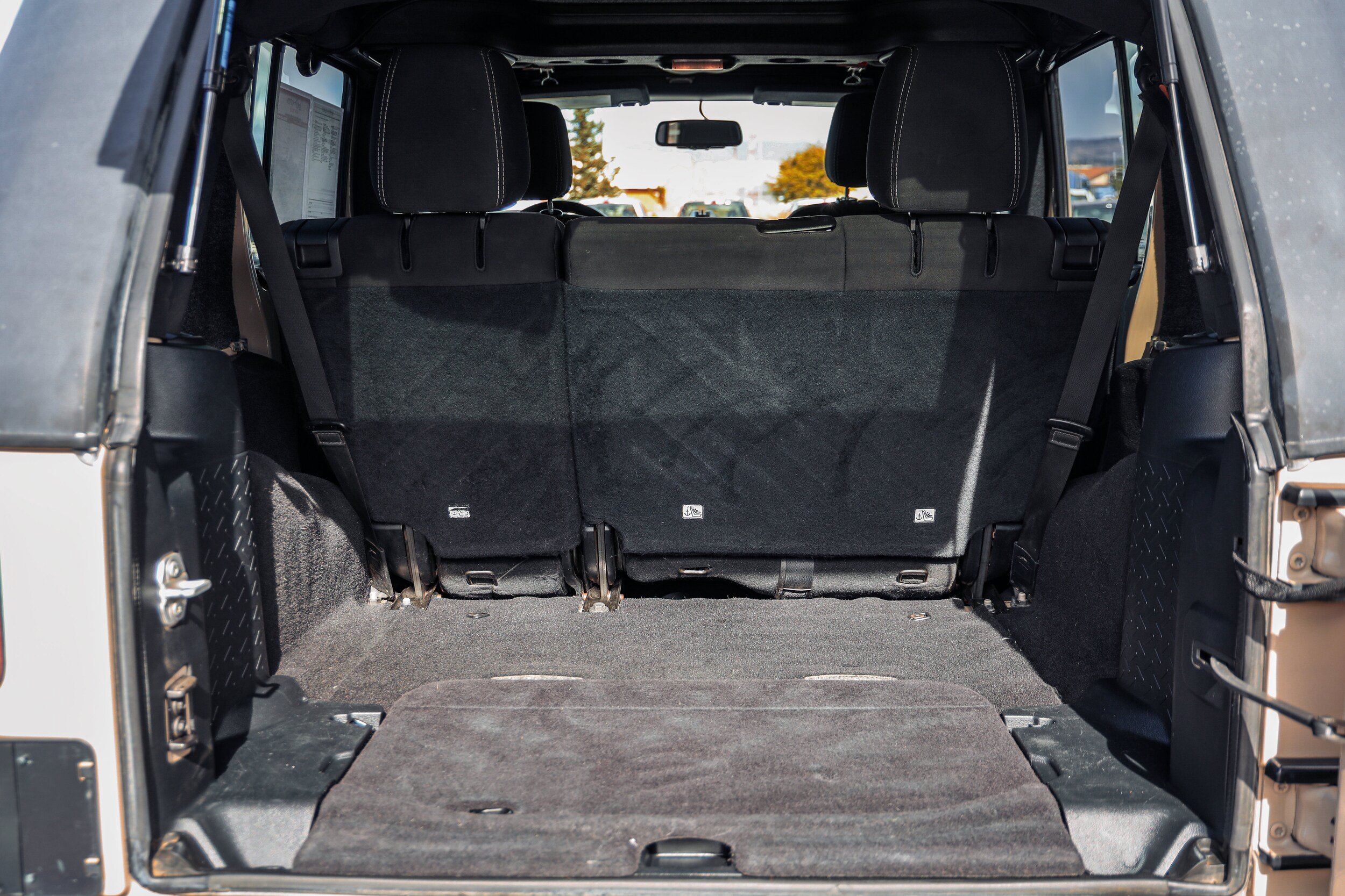 Used 2016 Jeep Wrangler Unlimited Rubicon AWD/4WD image 7