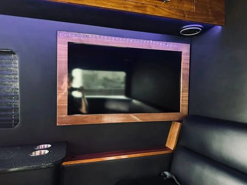 Used 2014 Mercedes-Benz Sprinter 2500 image 40