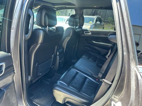 Used 2021 Jeep Grand Cherokee Limited AWD/4WD image 23