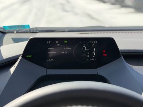 Used 2025 Toyota Prius LE image 11